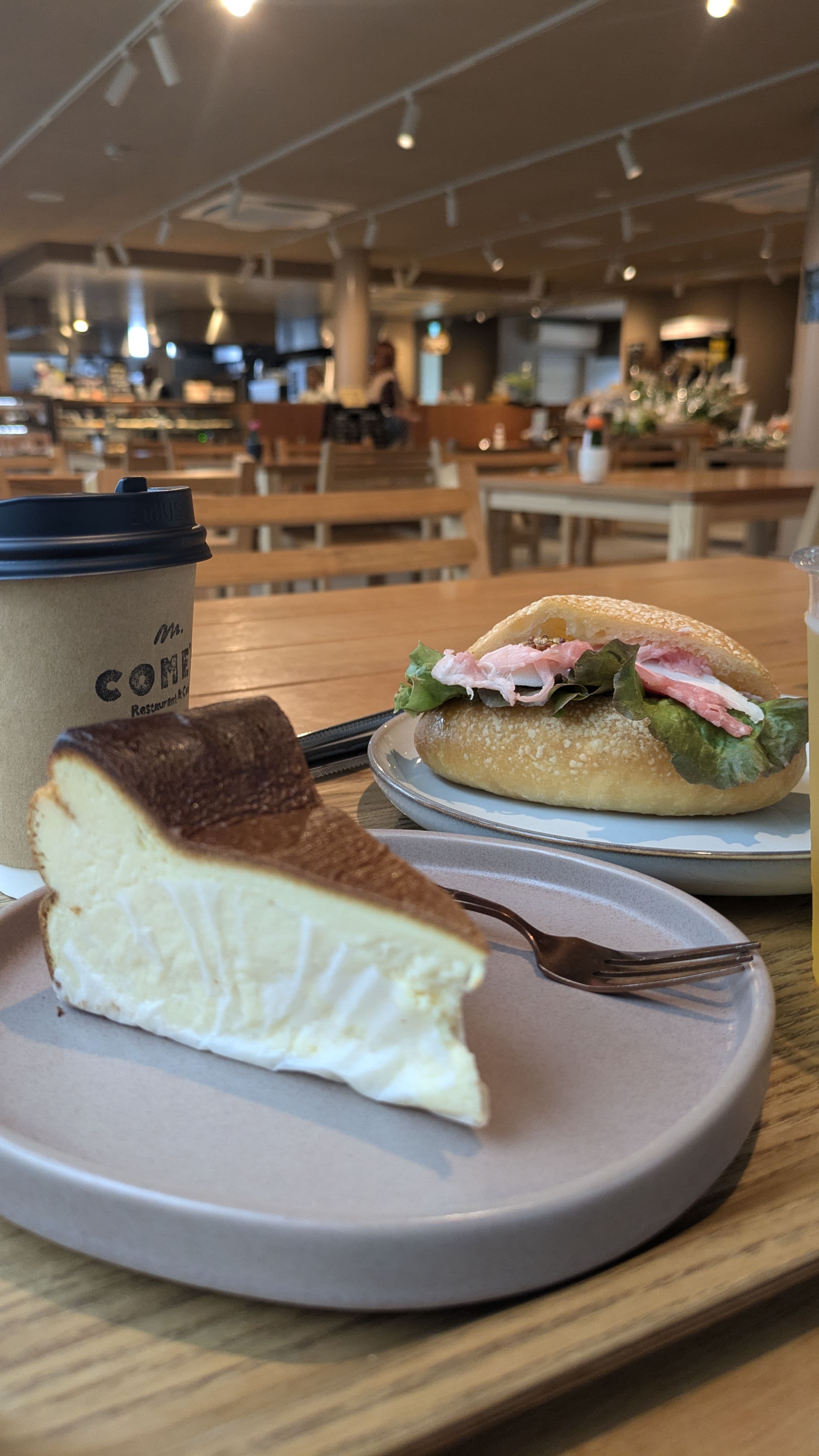 COME'S Restaurant & Cafe